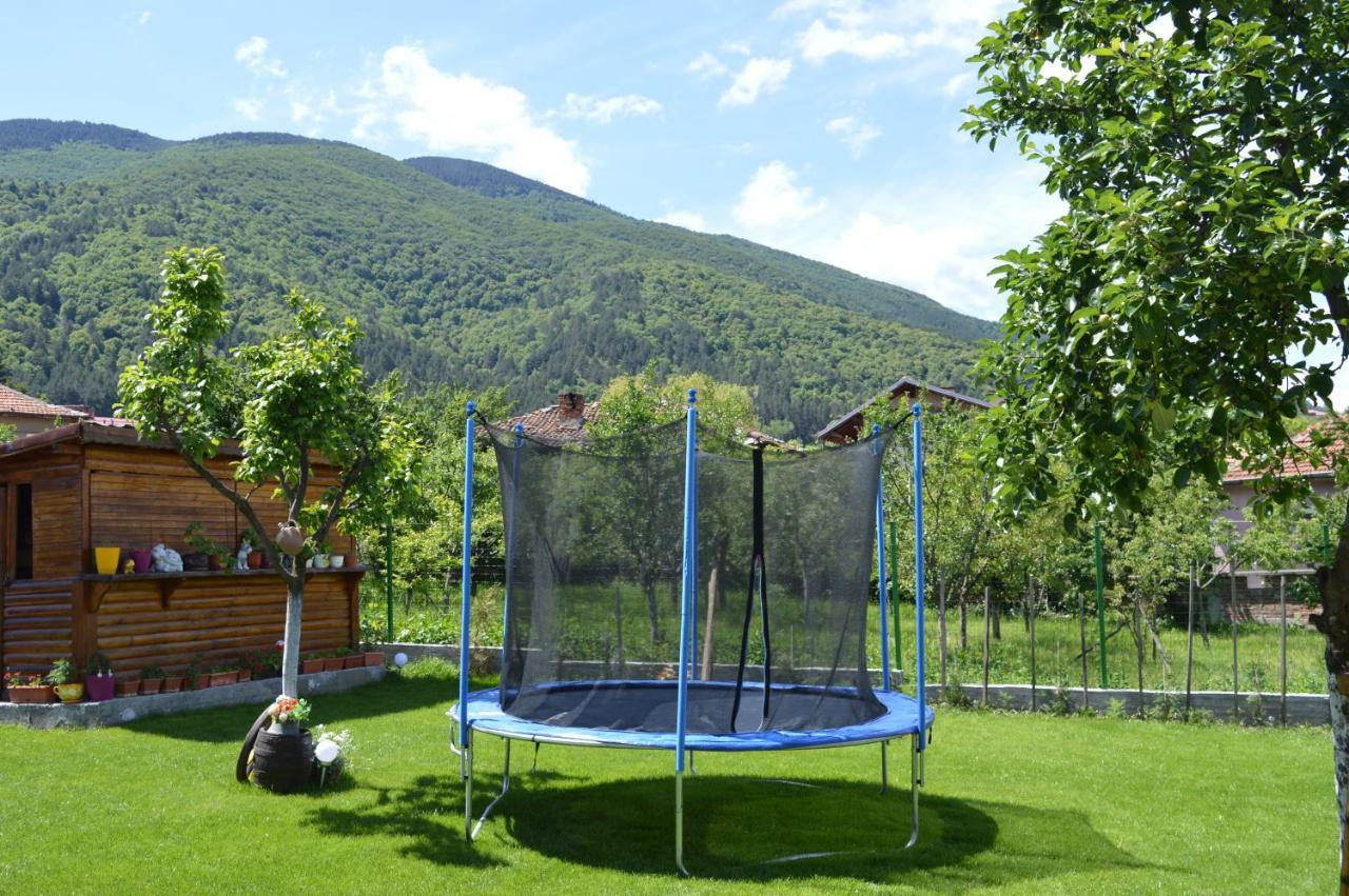 Guest House Vasilena ساباريفا بانيا المظهر الخارجي الصورة
