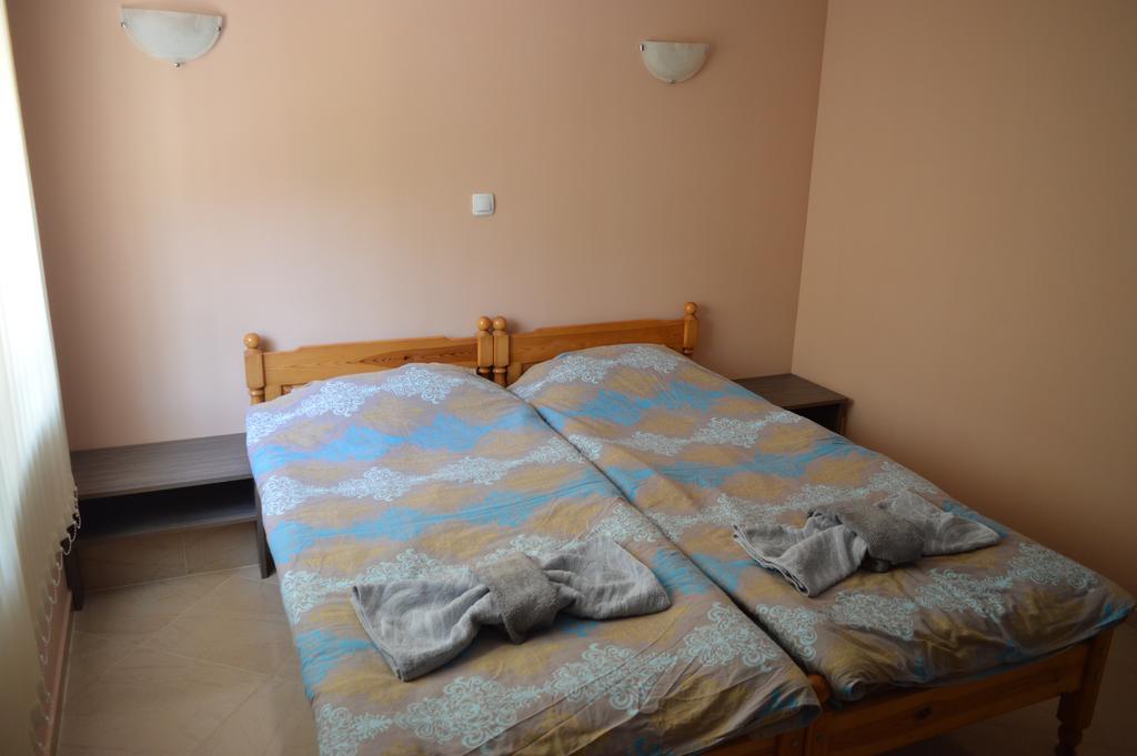 Guest House Vasilena ساباريفا بانيا المظهر الخارجي الصورة
