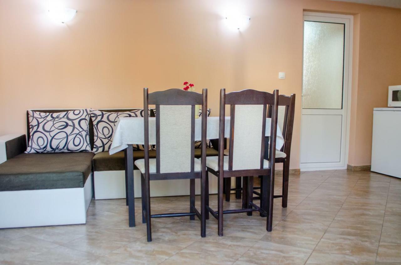 Guest House Vasilena ساباريفا بانيا المظهر الخارجي الصورة